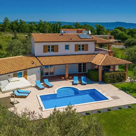 Loverka Prázdninový dům Pula