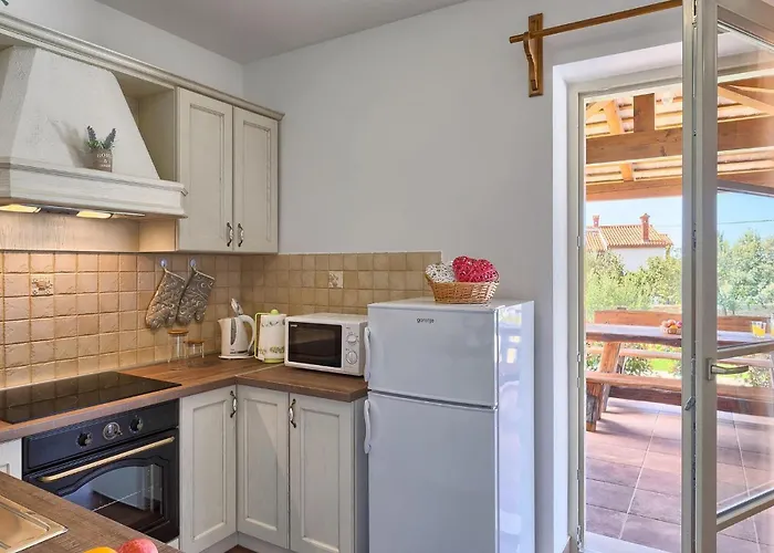 Loverka 別荘 プーラ